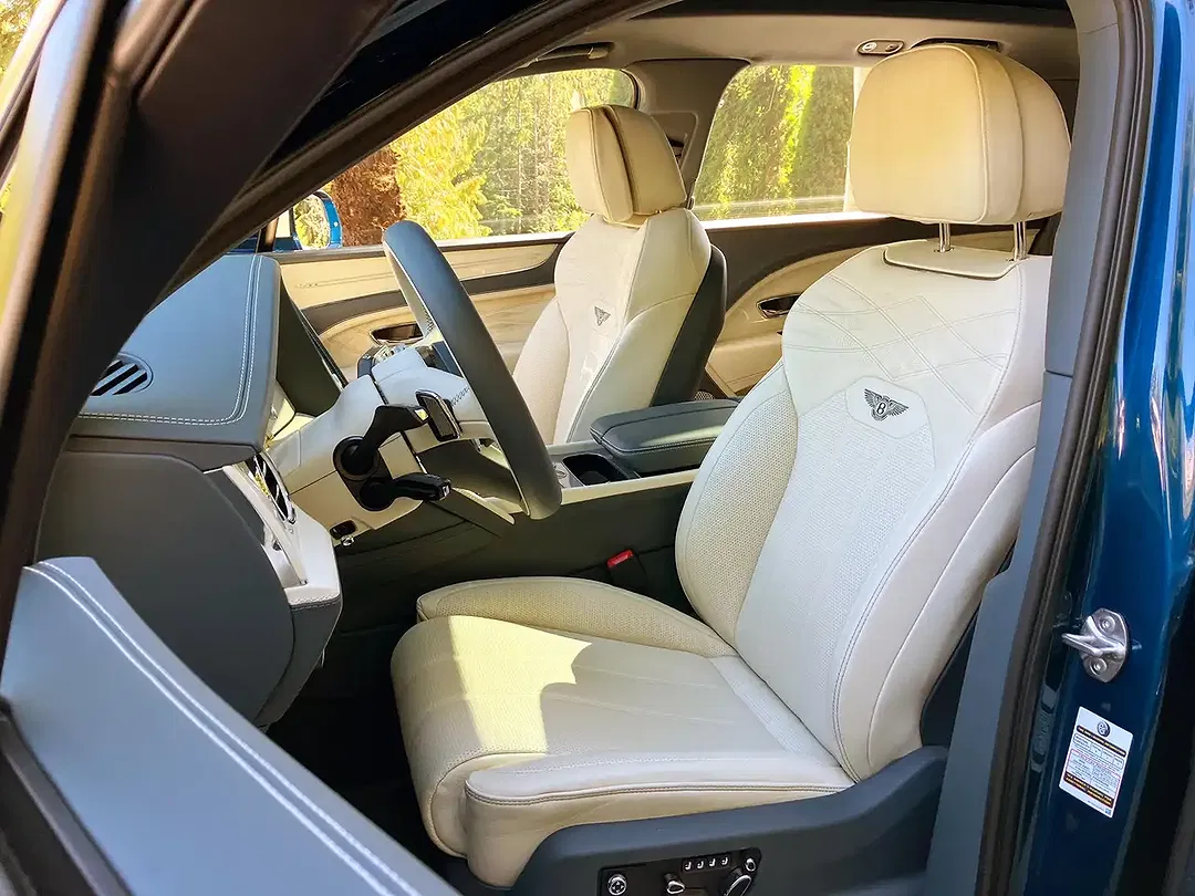 Bentley Bentayga 4.0 V8 First Edition Mulliner - Thumbnail 8