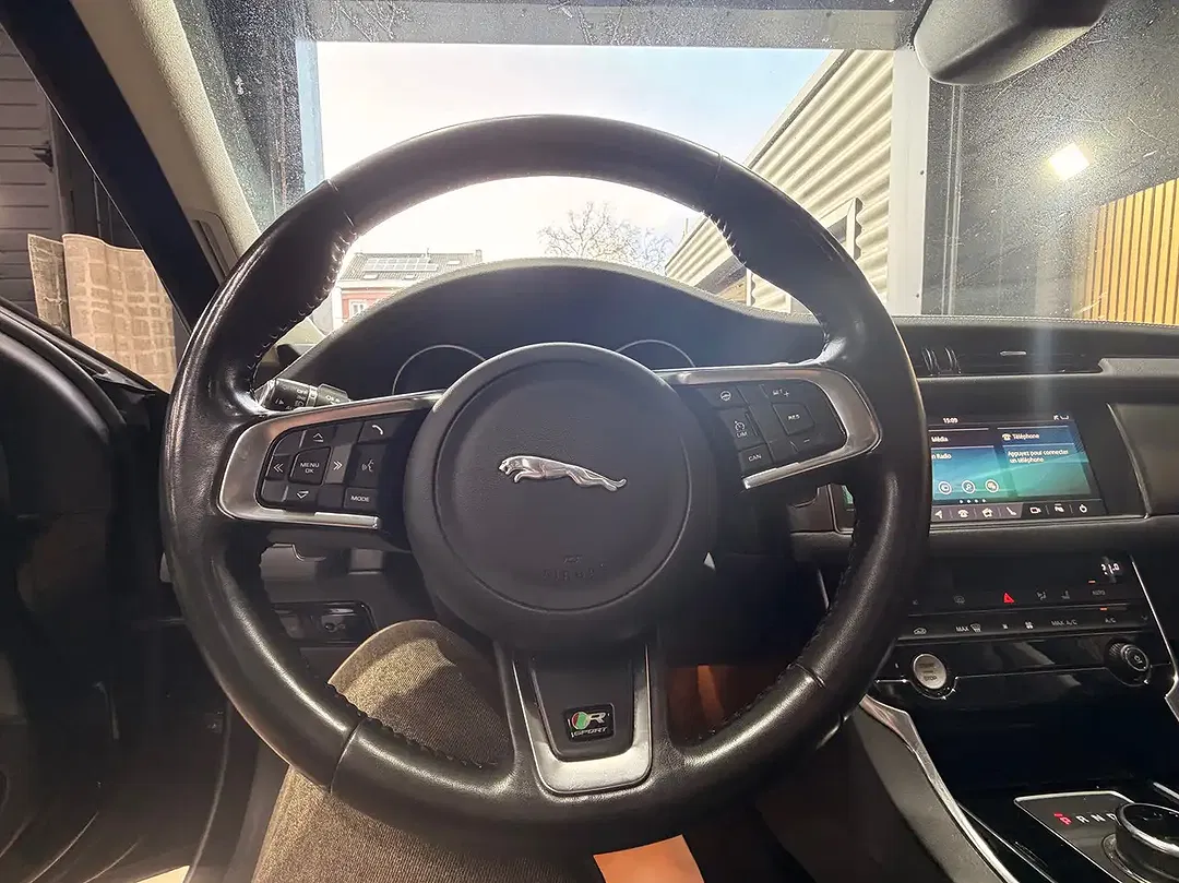 Jaguar XF 2.0 R-Sport - Thumbnail 14