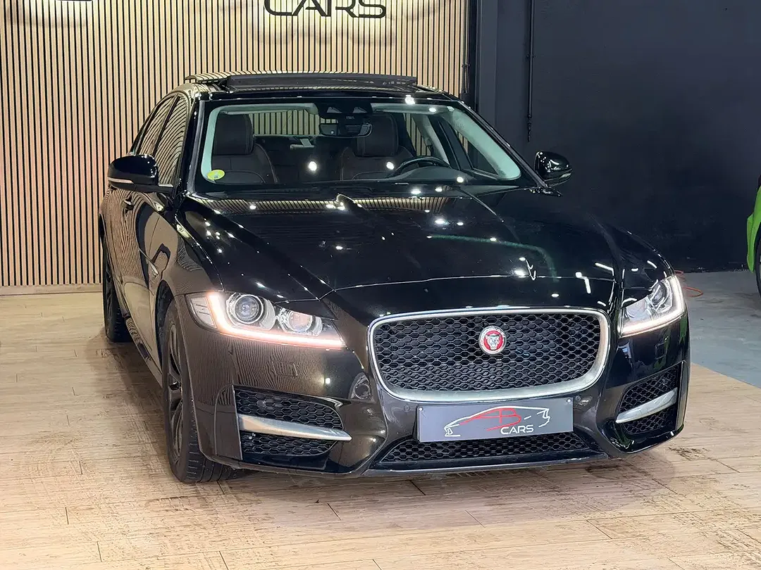 Jaguar XF 2.0 R-Sport - foto 2