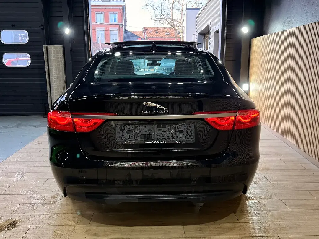 Jaguar XF 2.0 R-Sport - Thumbnail 7