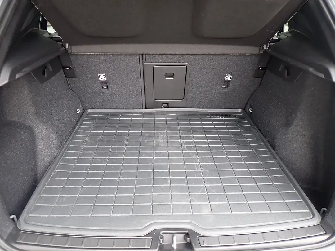 Volvo EX40 Extended Range Ultra Dark - Thumbnail 11