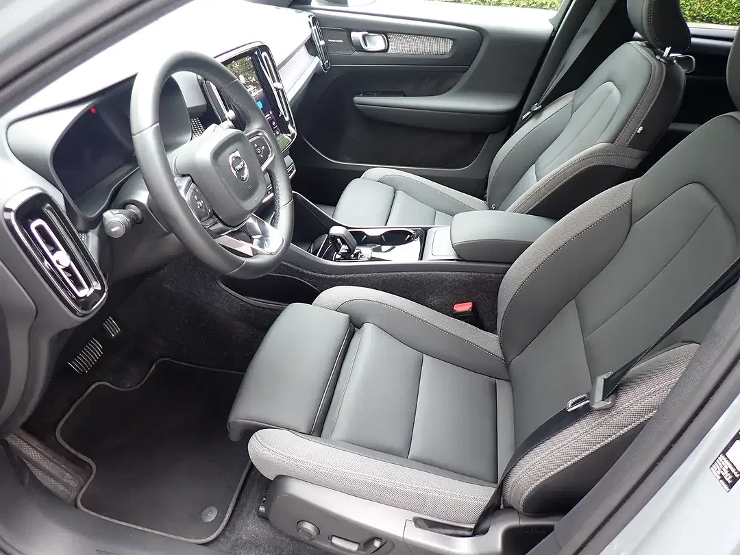 Volvo EX40 Extended Range Ultra Dark - Thumbnail 7