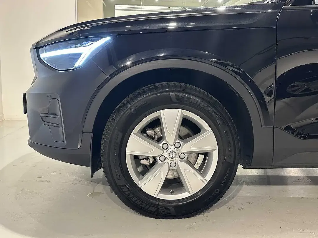 Volvo XC40 T2 - Thumbnail 3