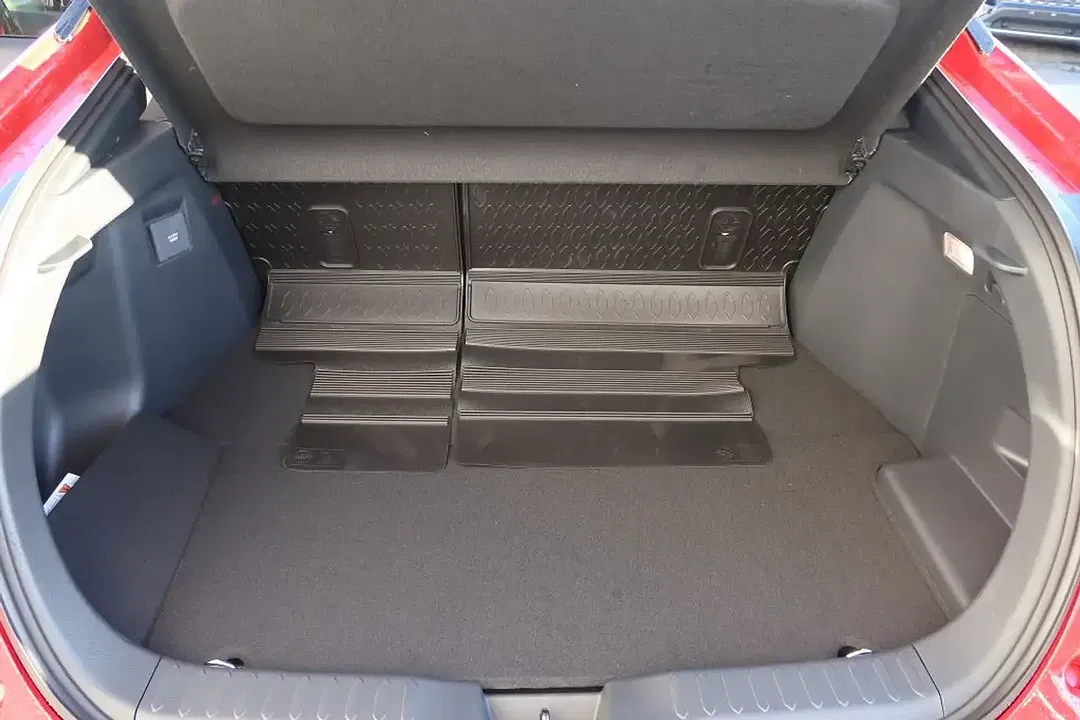 Toyota C-HR Hybrid Teamplayer - Thumbnail 12