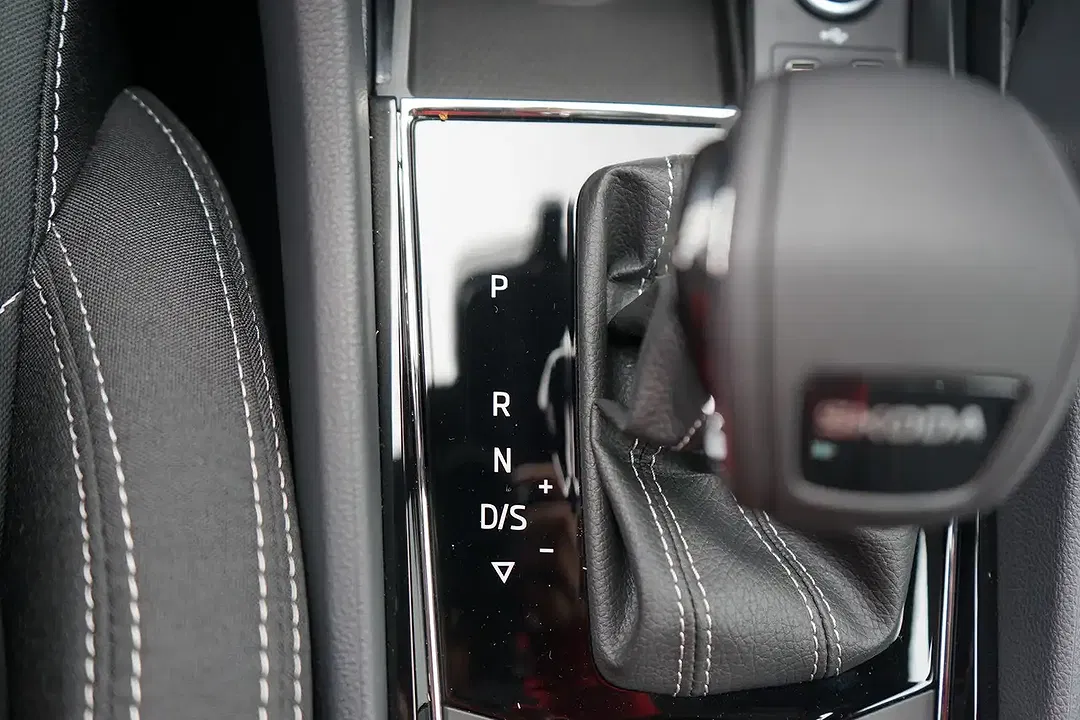 Skoda Karoq 1.5 TSI DSG Sportline - Thumbnail 12