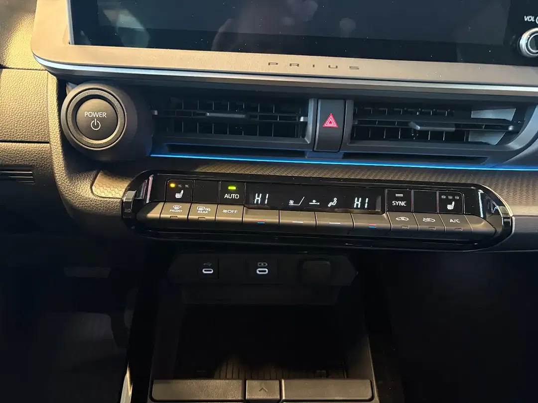 Toyota Prius Executive - Thumbnail 13