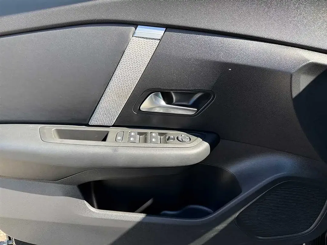 Citroen C4 1.2 EAT8 - Thumbnail 11