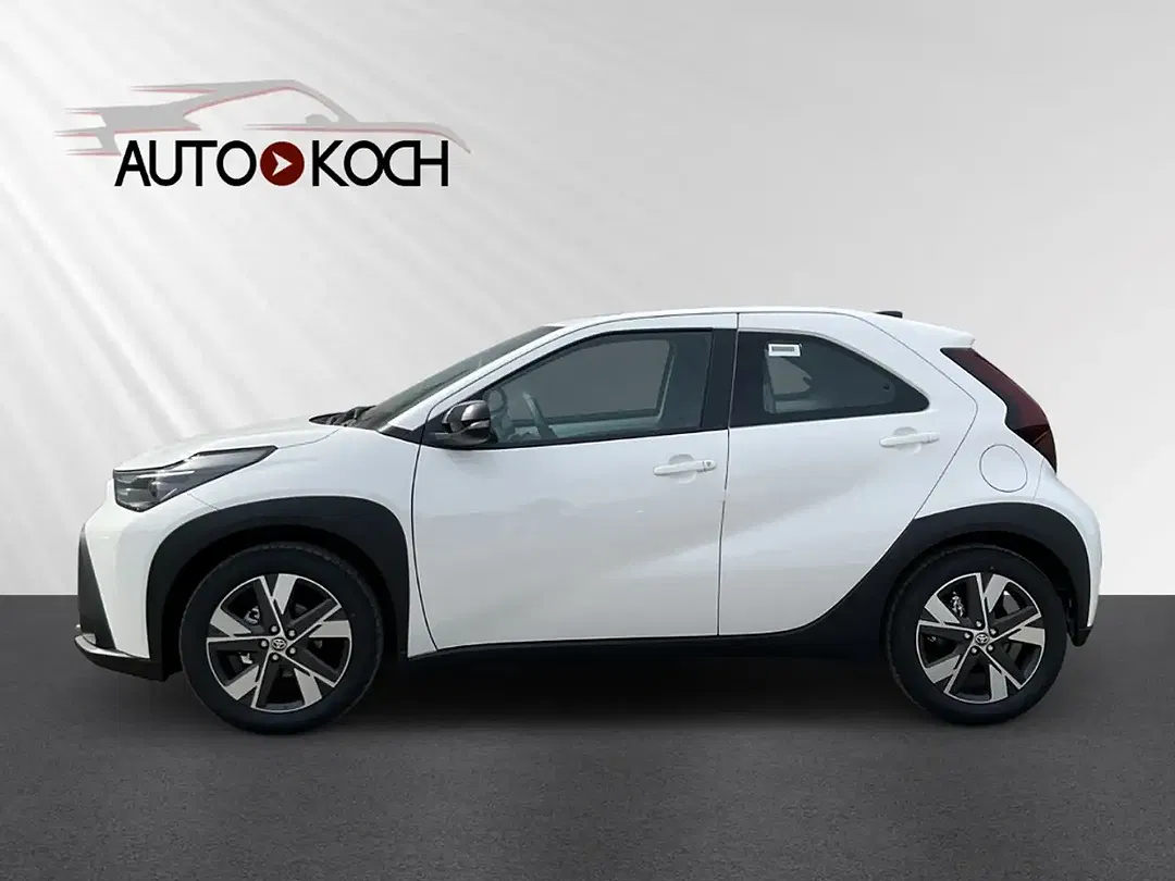 Toyota Aygo X Hybrid Active - Thumbnail 3