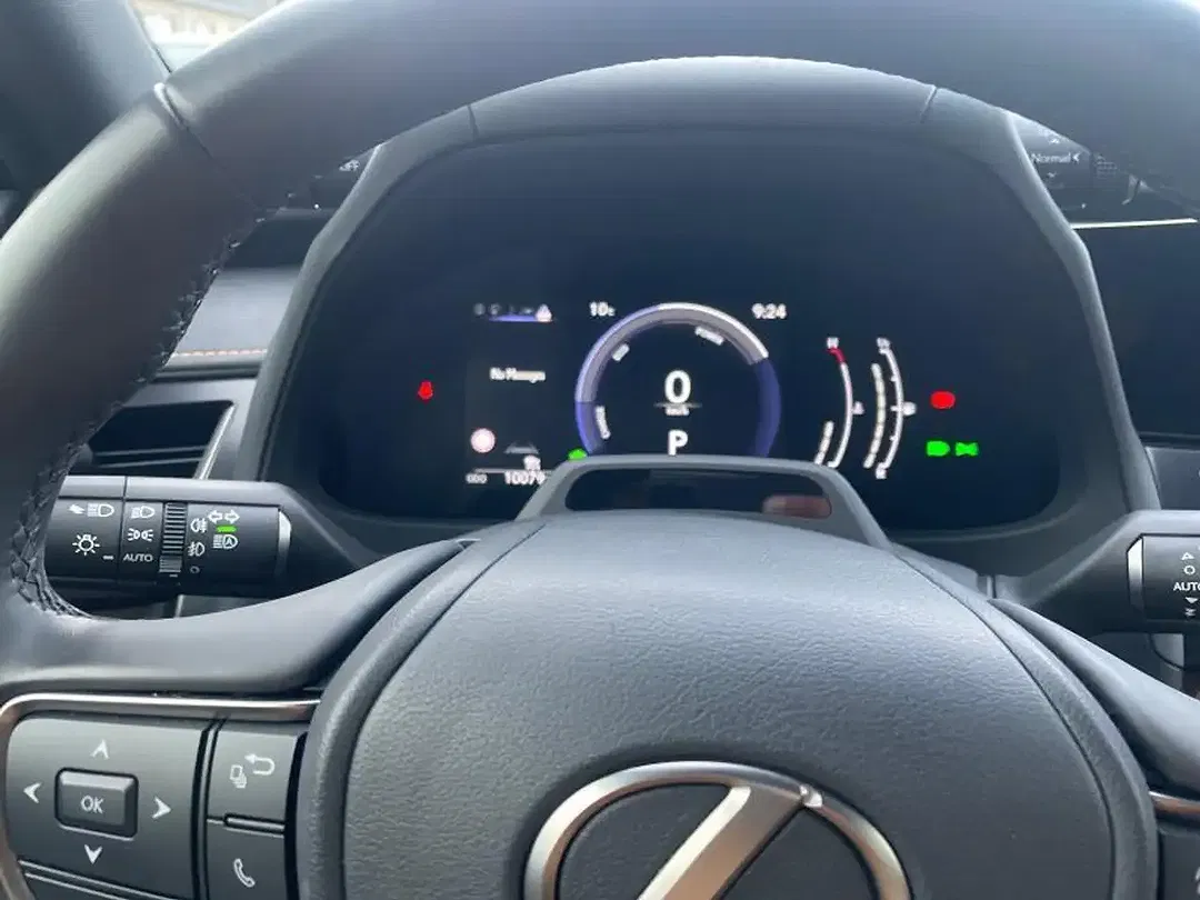 Lexus UX 300h - Thumbnail 12