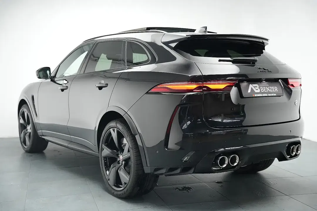 Jaguar F-Pace SVR - Thumbnail 11