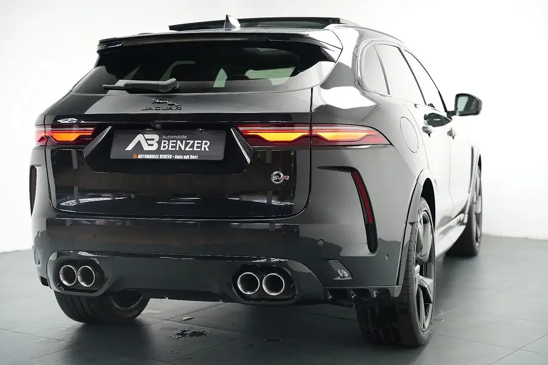 Jaguar F-Pace SVR - Thumbnail 13