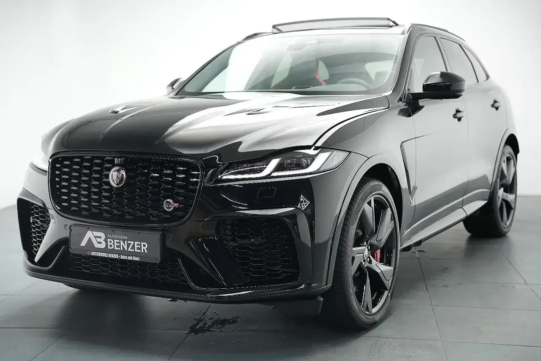 Jaguar F-Pace SVR - Thumbnail 3