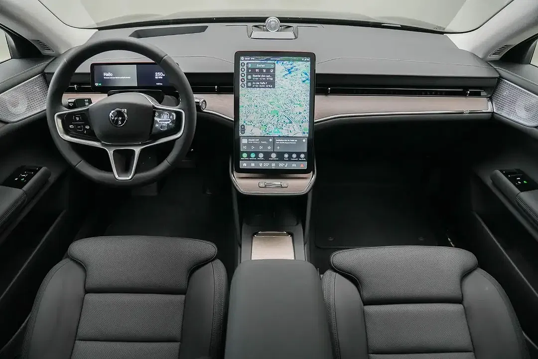 Volvo ES90 Single Motor Extended Range Ultra - Thumbnail 7