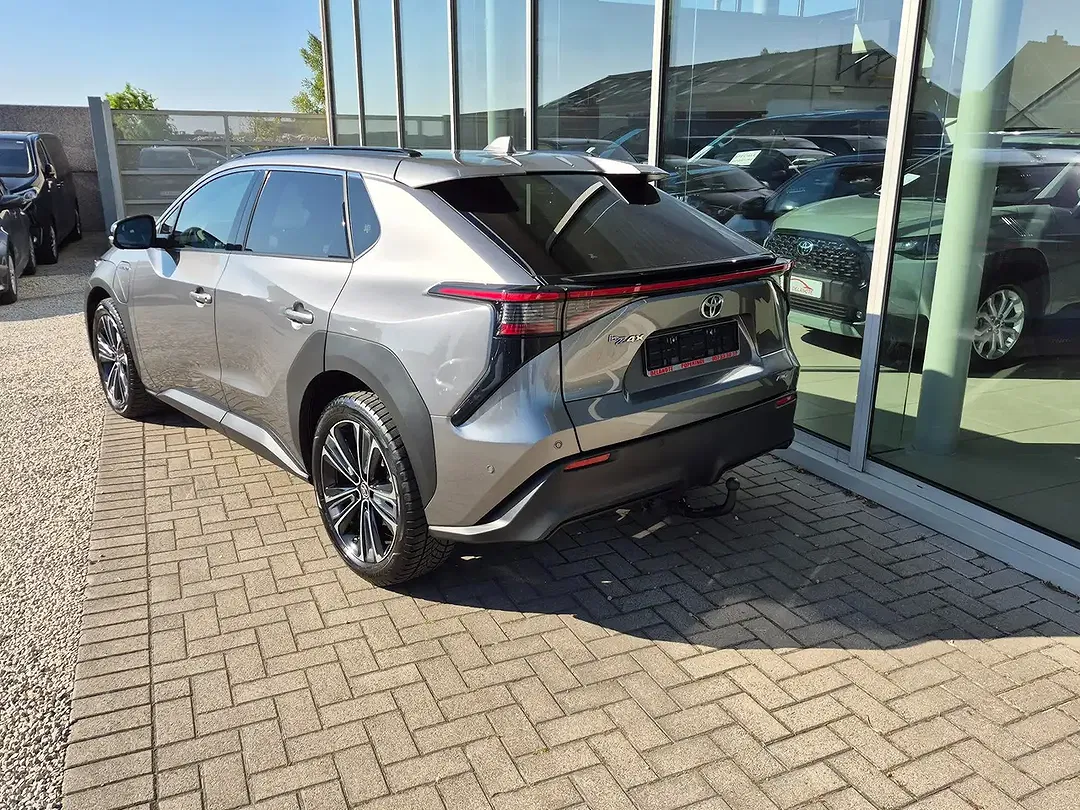 Toyota bZ4X 4x4 Premium - Thumbnail 5