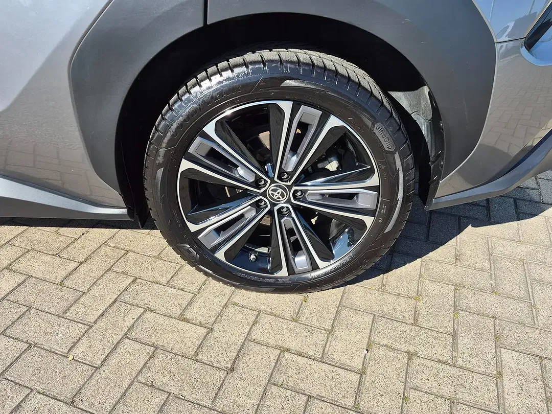 Toyota bZ4X 4x4 Premium - Thumbnail 7