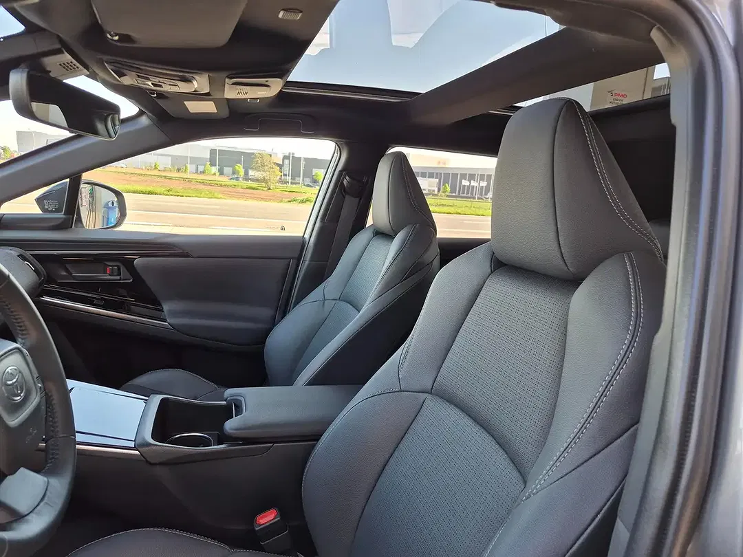 Toyota bZ4X 4x4 Premium - Thumbnail 8