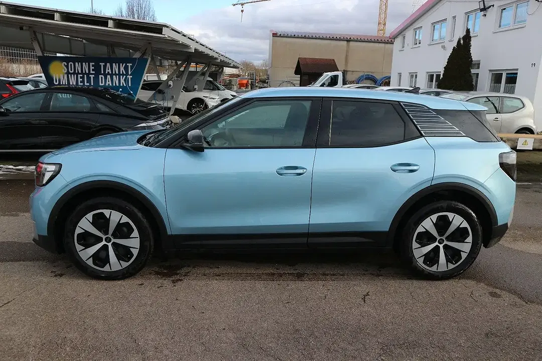 Ford Explorer - Thumbnail 5