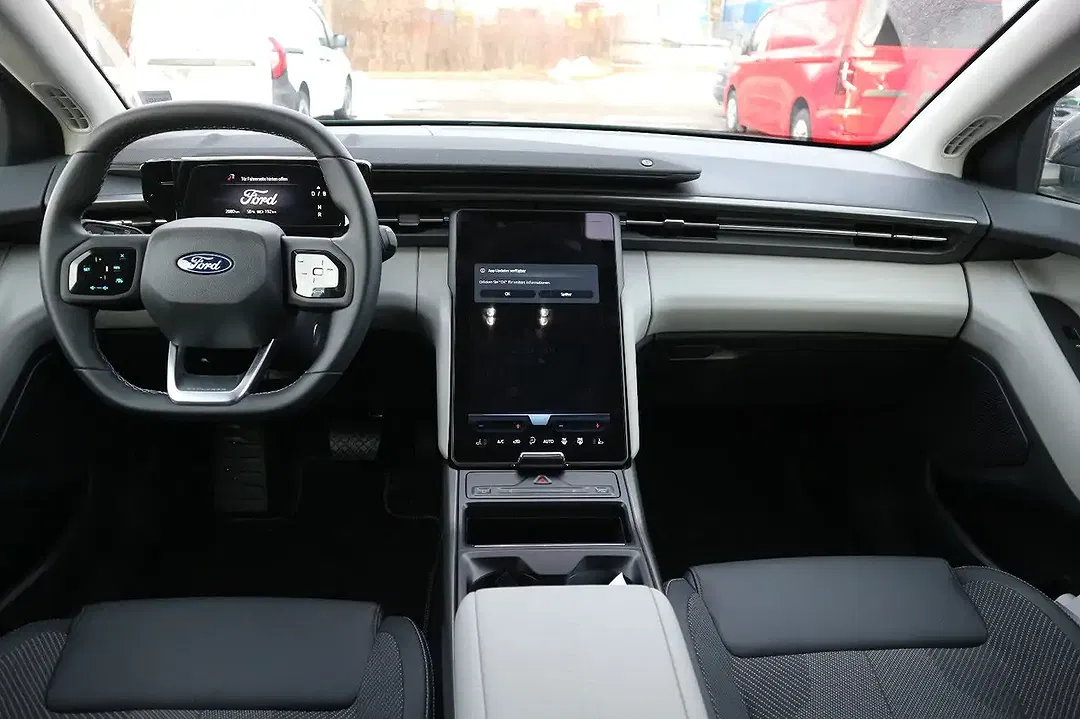 Ford Explorer - Thumbnail 8