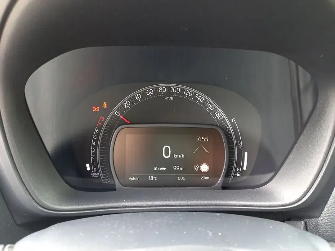 Toyota Aygo X Business Edition - Thumbnail 11