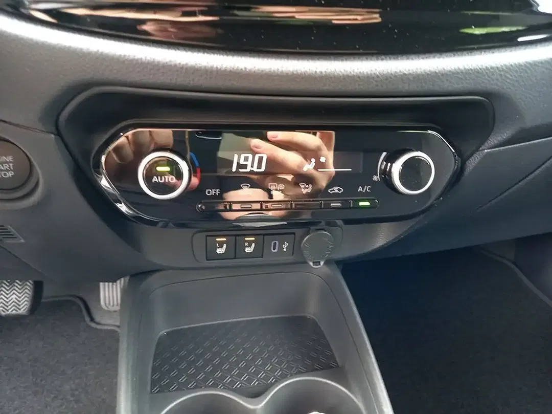 Toyota Aygo X Business Edition - Thumbnail 13