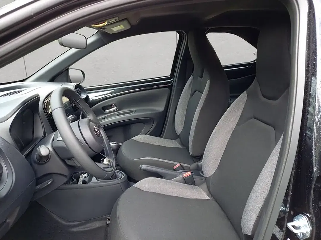 Toyota Aygo X Business Edition - Thumbnail 9