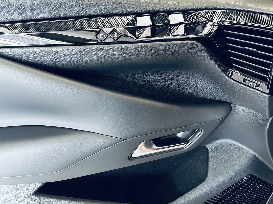 DS Automobiles DS 4 - Thumbnail 13