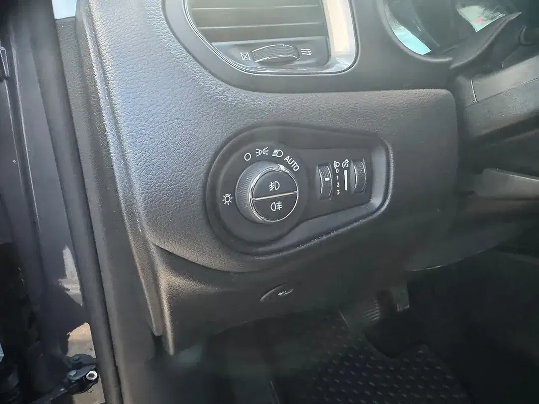 Jeep Renegade PHEV 4xe Limited - Thumbnail 9