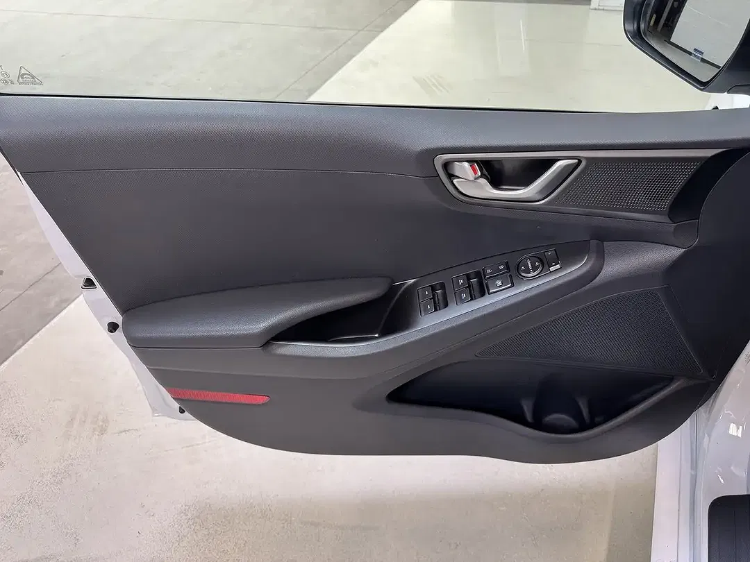 Hyundai IONIQ 1.6 Hybrid - Thumbnail 18