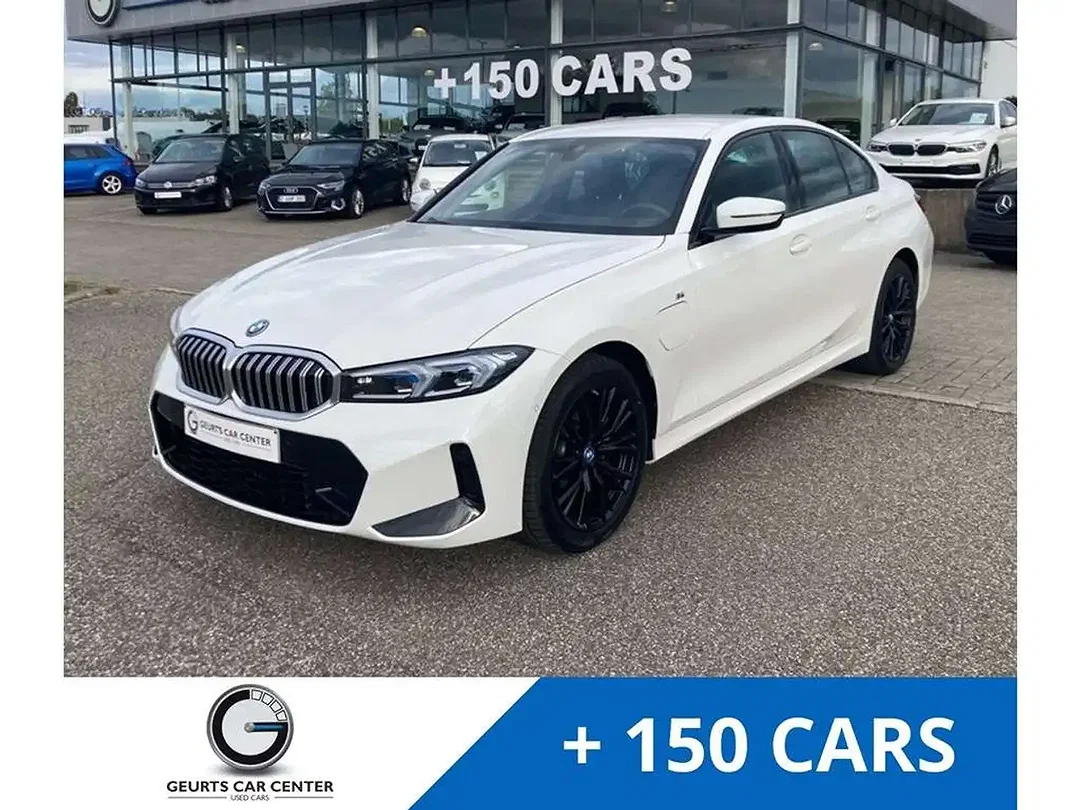 BMW 330 - Afbeelding 1