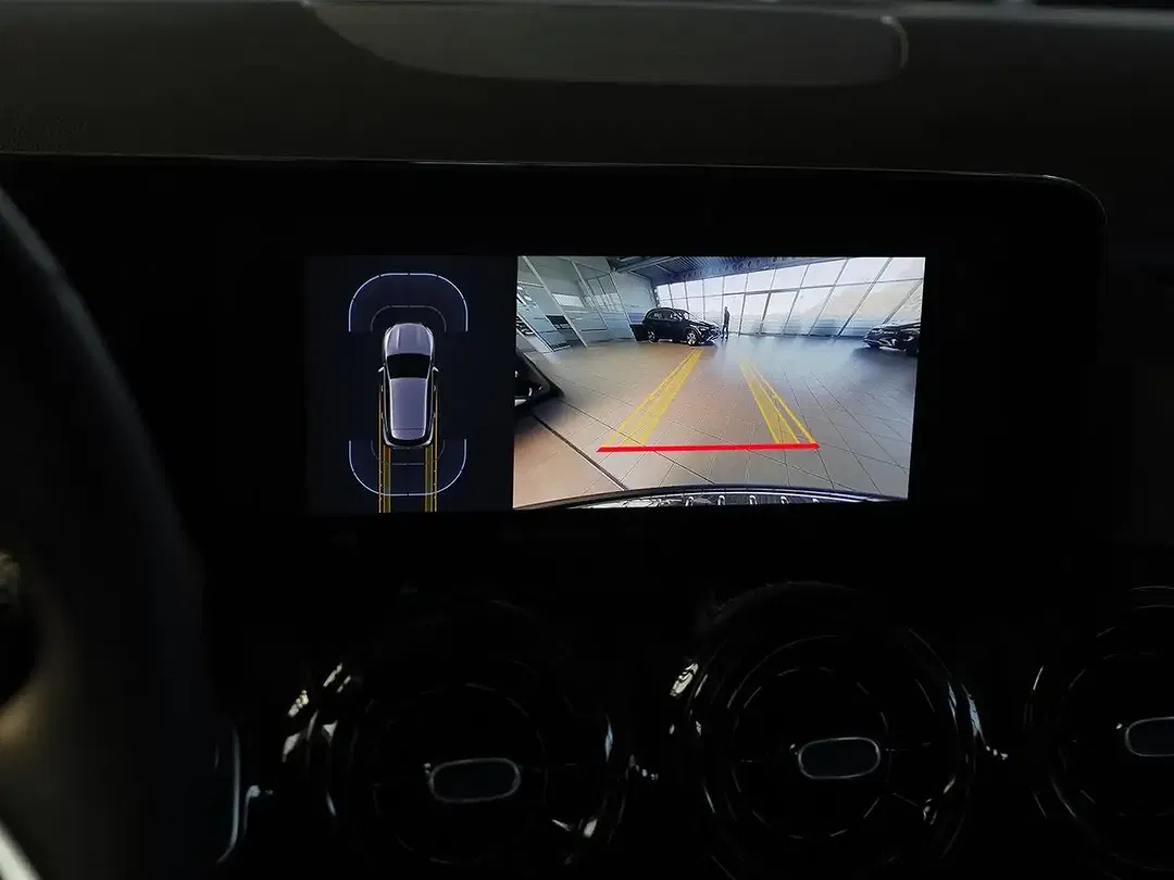 Mercedes-Benz GLA 200 - Thumbnail 14
