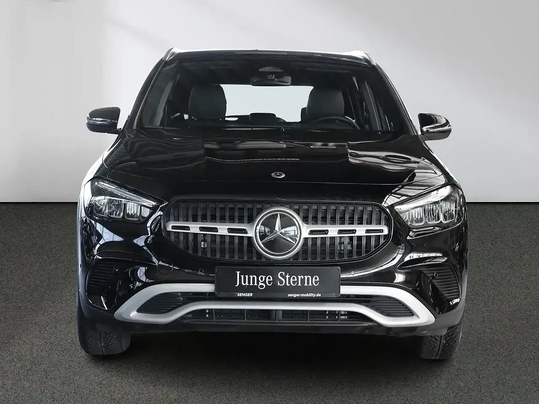 Mercedes-Benz GLA 200 - Thumbnail 3