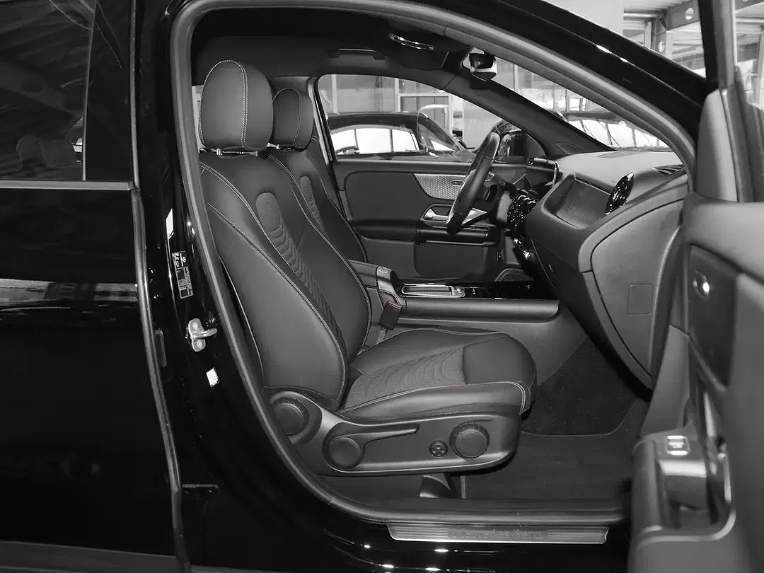 Mercedes-Benz GLA 200 - Thumbnail 5