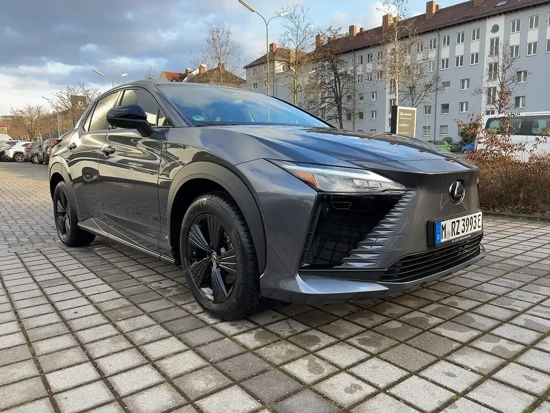 Lexus RZ AUT Executive - Thumbnail 5