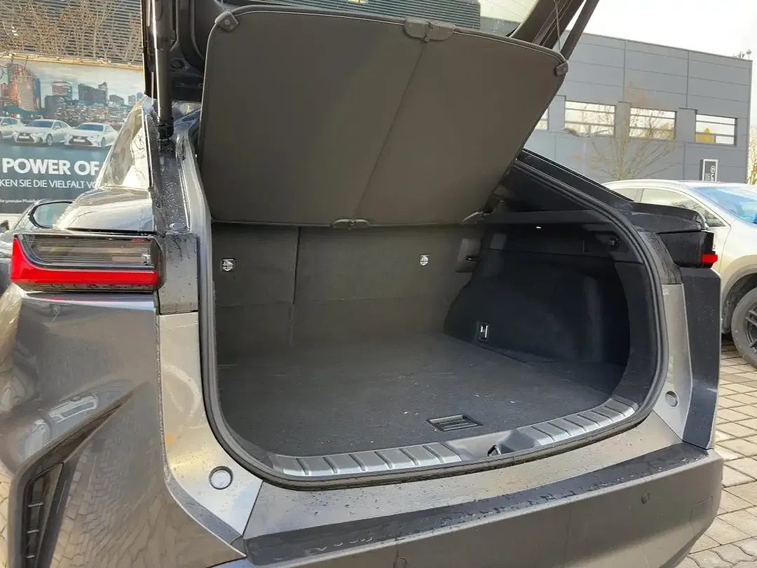 Lexus RZ AUT Executive - Thumbnail 7