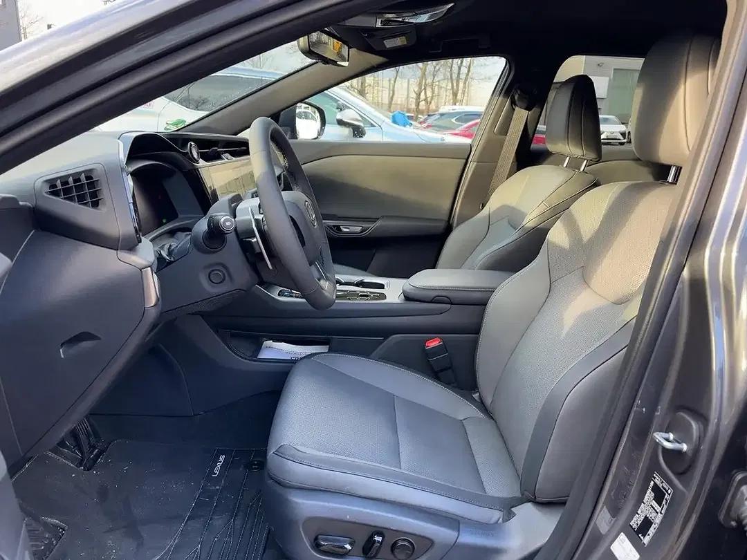 Lexus RZ AUT Executive - Thumbnail 8