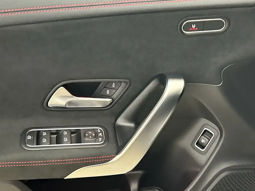Mercedes-Benz CLA 200 - Thumbnail 10