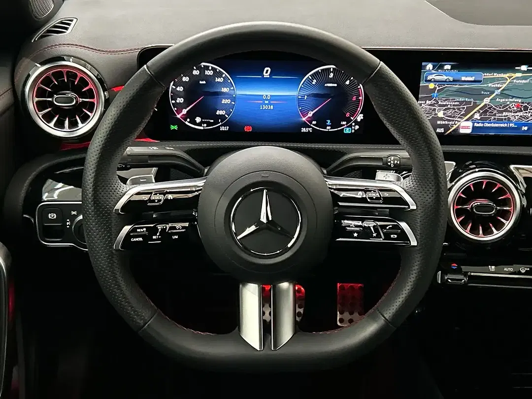 Mercedes-Benz CLA 200 - Thumbnail 8