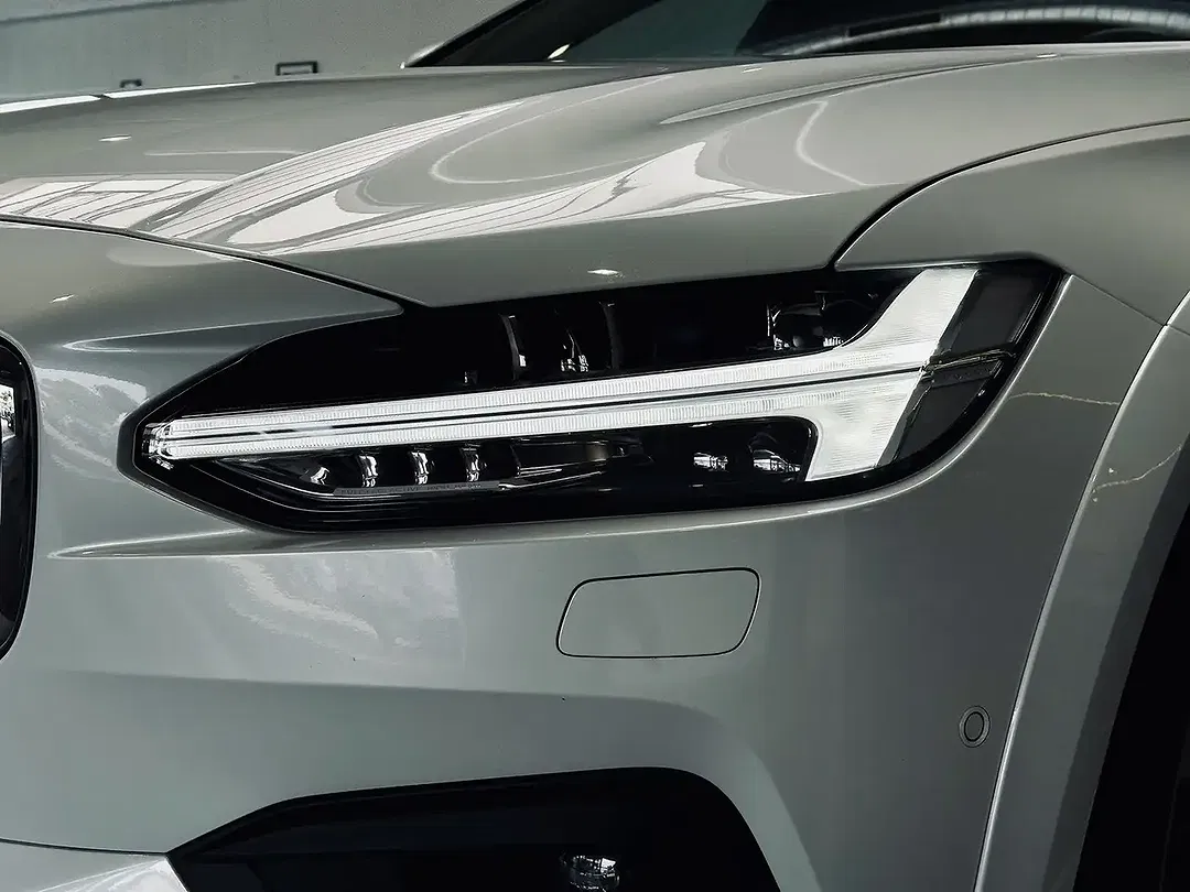 Volvo V90 Cross Country AWD Pro - Thumbnail 5