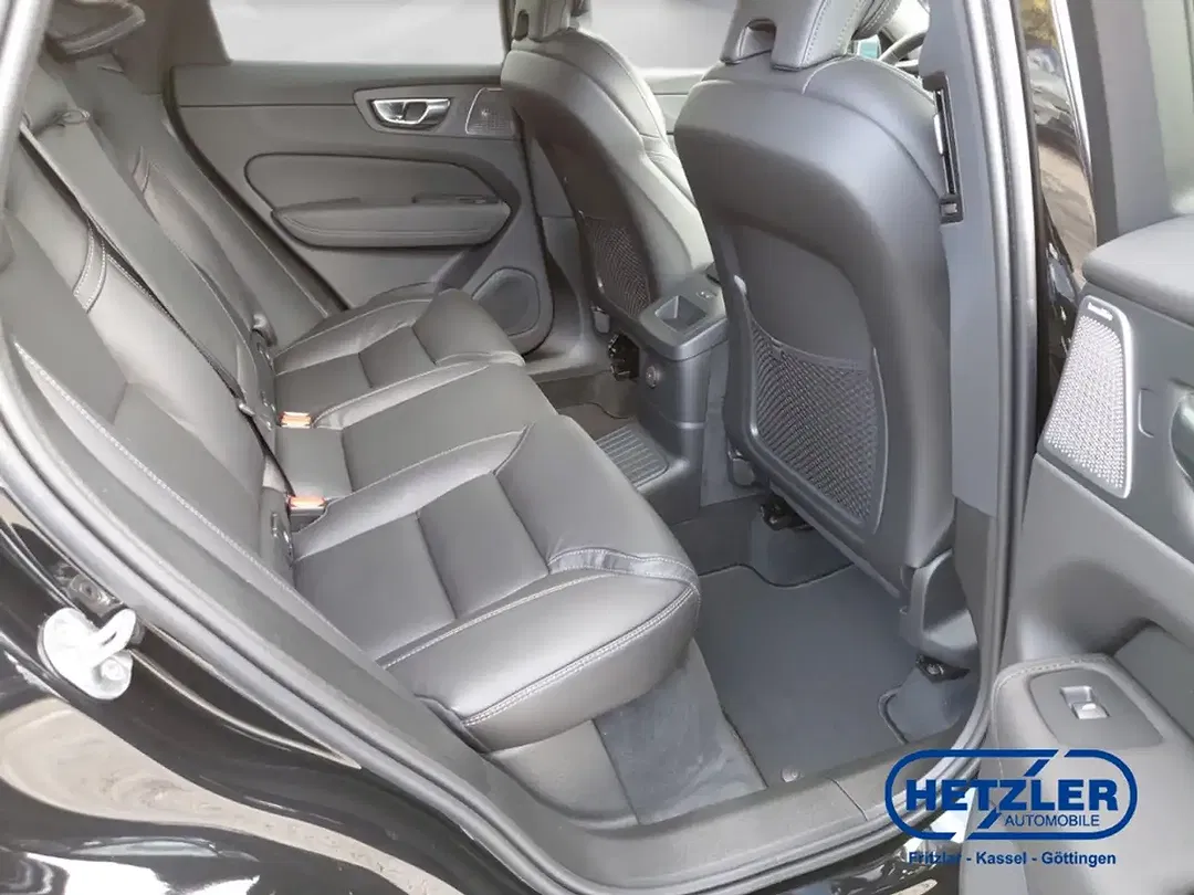 Volvo XC60 T8 PHEV Hybrid AWD Recharge Ultra Dark - Thumbnail 13