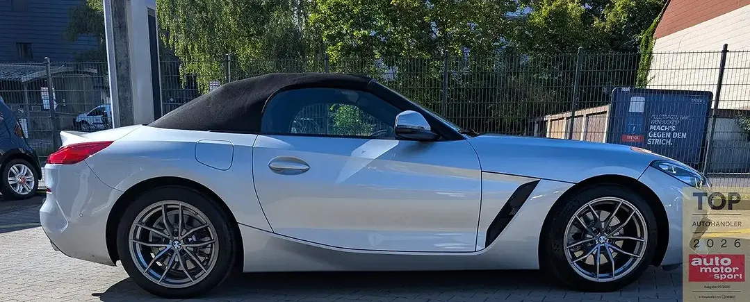 BMW Z4 sDrive Convertible - Thumbnail 12