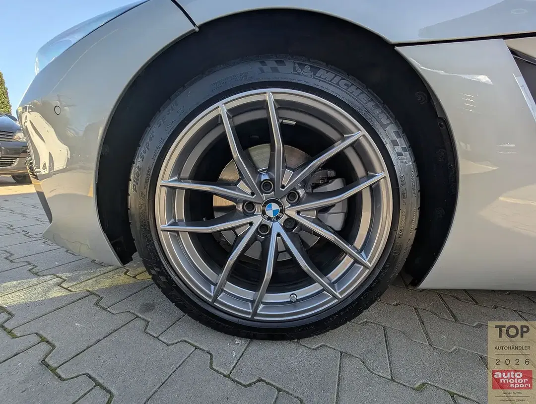 BMW Z4 sDrive Convertible - Thumbnail 17