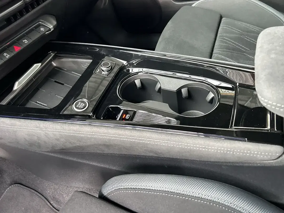 Audi Q3 TFSI S tronic quattro - Thumbnail 7