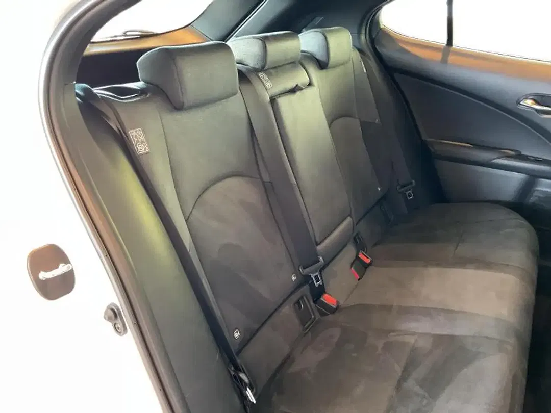 Lexus UX 250h Urban - Thumbnail 10
