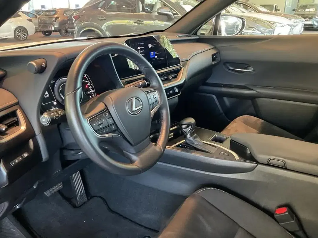 Lexus UX 250h Urban - Thumbnail 18