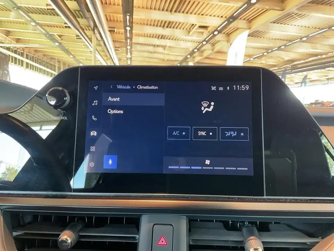 Lexus UX 250h Urban - foto 22