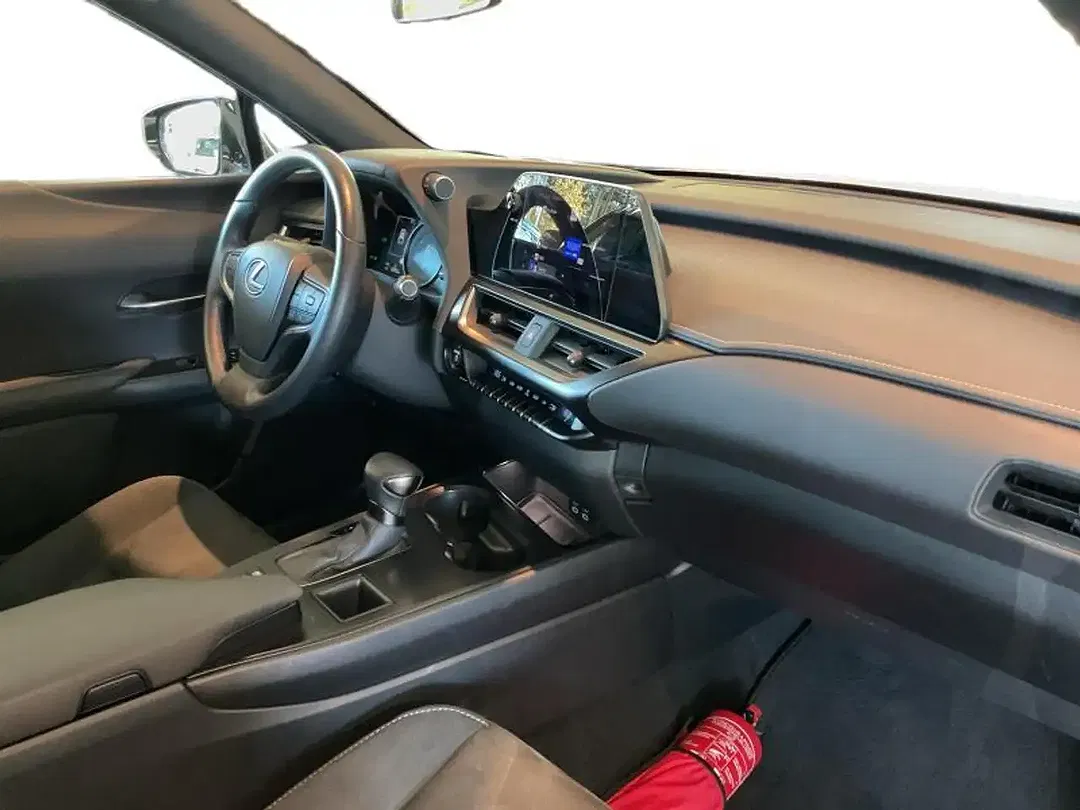 Lexus UX 250h Urban - Thumbnail 6