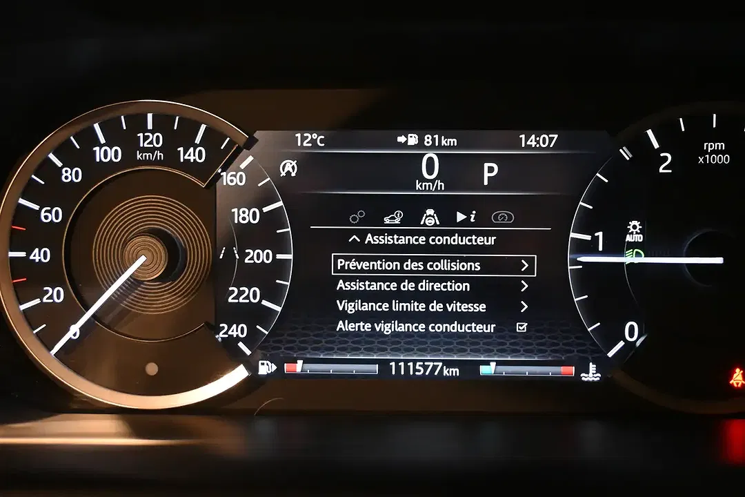 Land Rover Discovery Sport 2.0 Td4 - Thumbnail 8