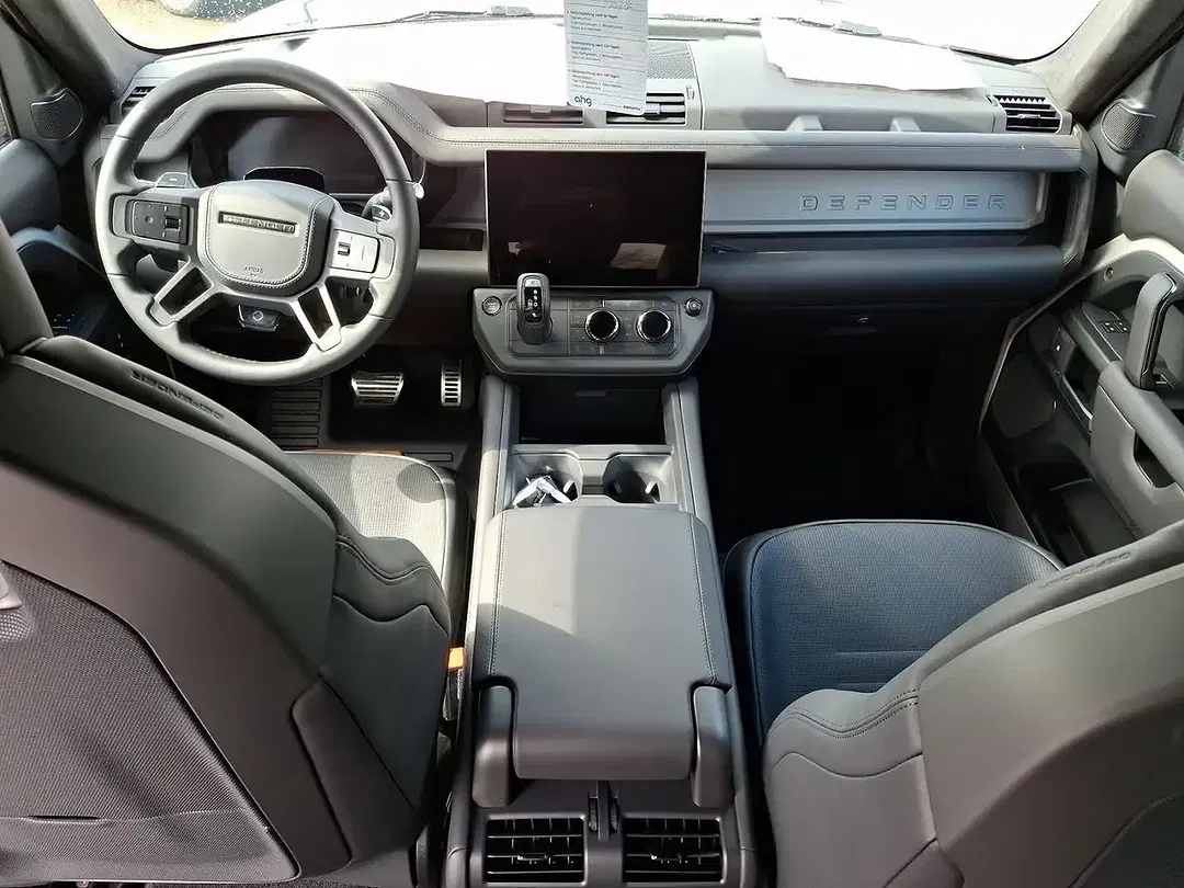 Land Rover Defender P635 OCTA 110 - Thumbnail 3