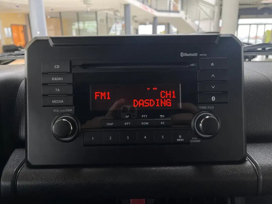 Suzuki Jimny 1.5 AllGrip Comfort - Thumbnail 11