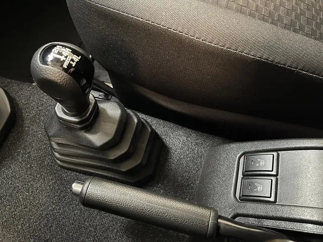 Suzuki Jimny 1.5 AllGrip Comfort - Thumbnail 13